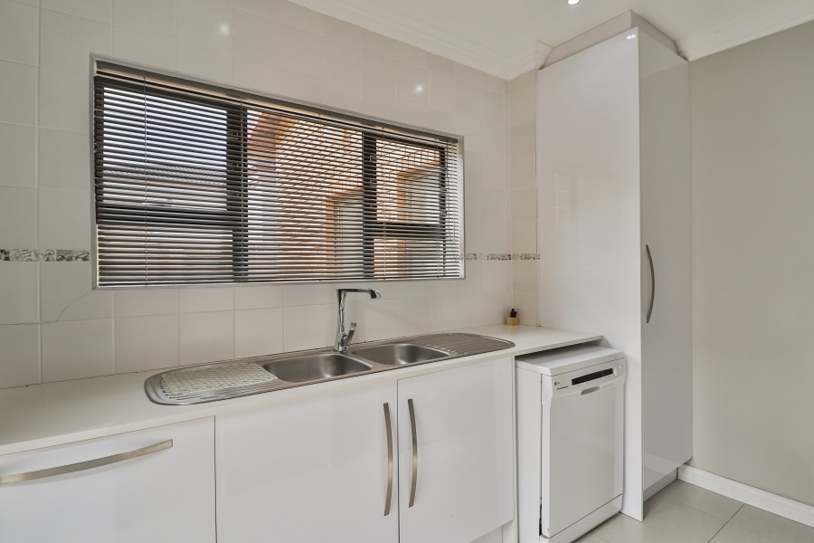 4 Bedroom Property for Sale in Island View Western Cape